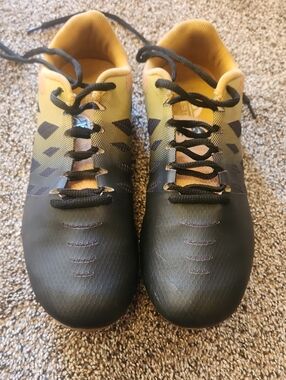 Young Men's Black and Yellow Track Shoes